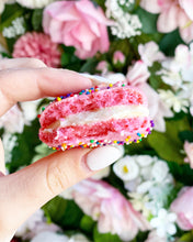 Load image into Gallery viewer, Mixed Macarons