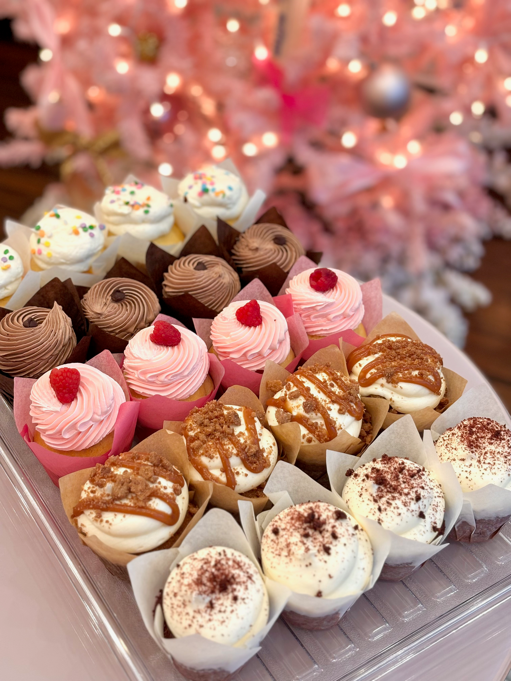 Weekly Flavor Mix Half Dozen Cupcakes